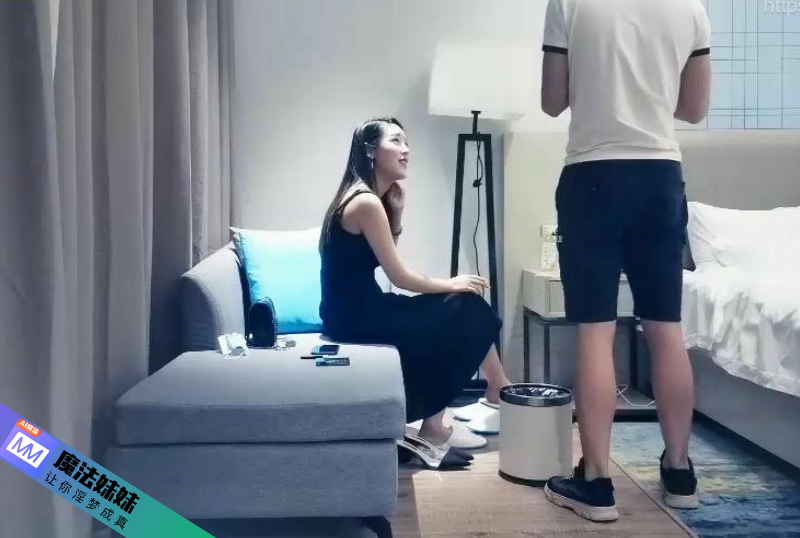 約了個黑裙大長腿妹子，沙發騎坐調情口交舔弄上位騎乘猛操，呻吟嬌喘非常誘人.png
